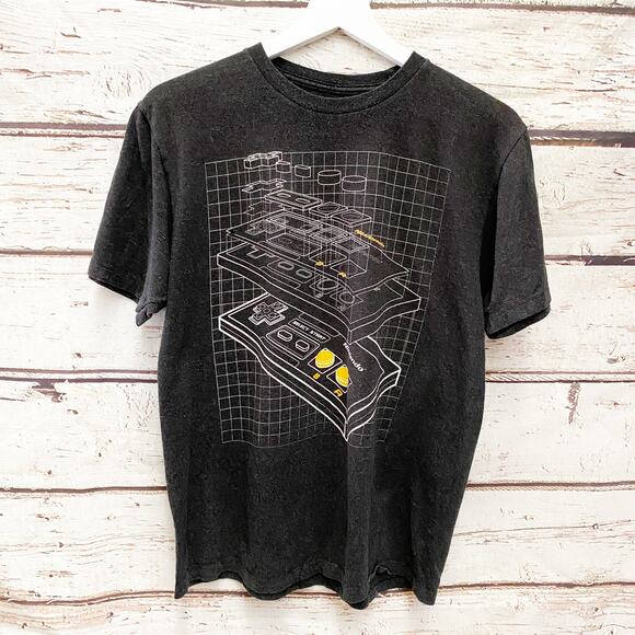 NINTENDO ENTERTAINMENT SYSTEM Controller Shirt Sz M - Picture 1 of 5